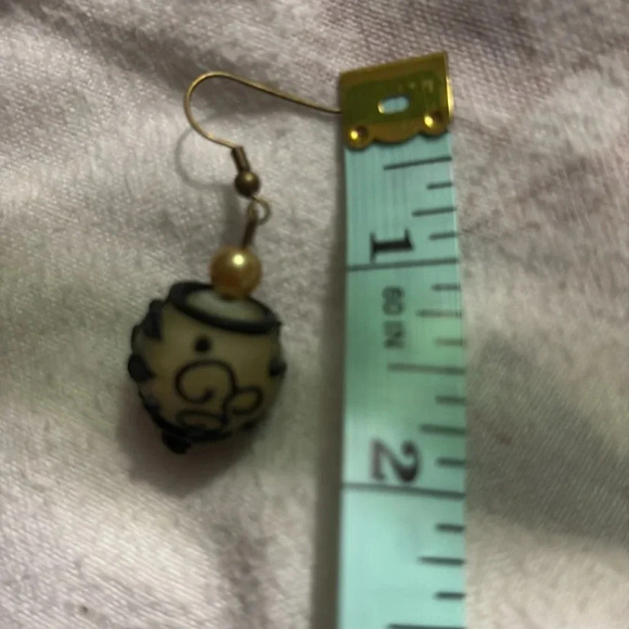 Glass earrings - Picture 2 of 2